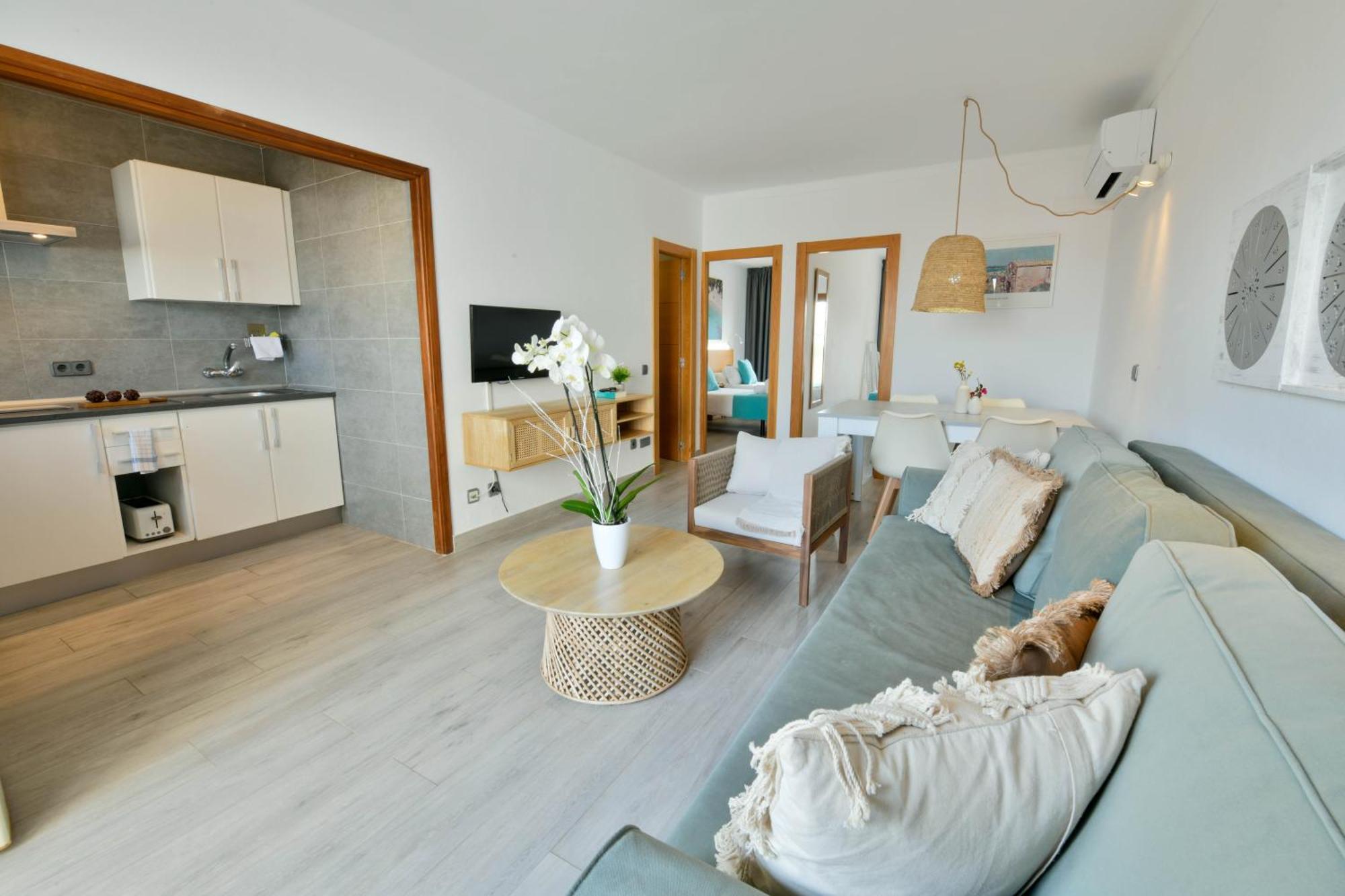 Apartamentos Estanques Colonia de Sant Jordi ภายนอก รูปภาพ
