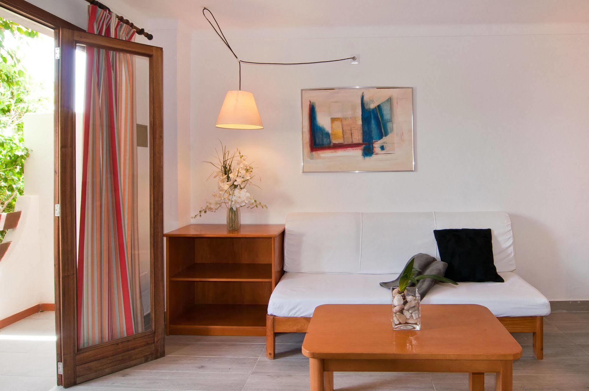 Apartamentos Estanques Colonia de Sant Jordi ภายนอก รูปภาพ
