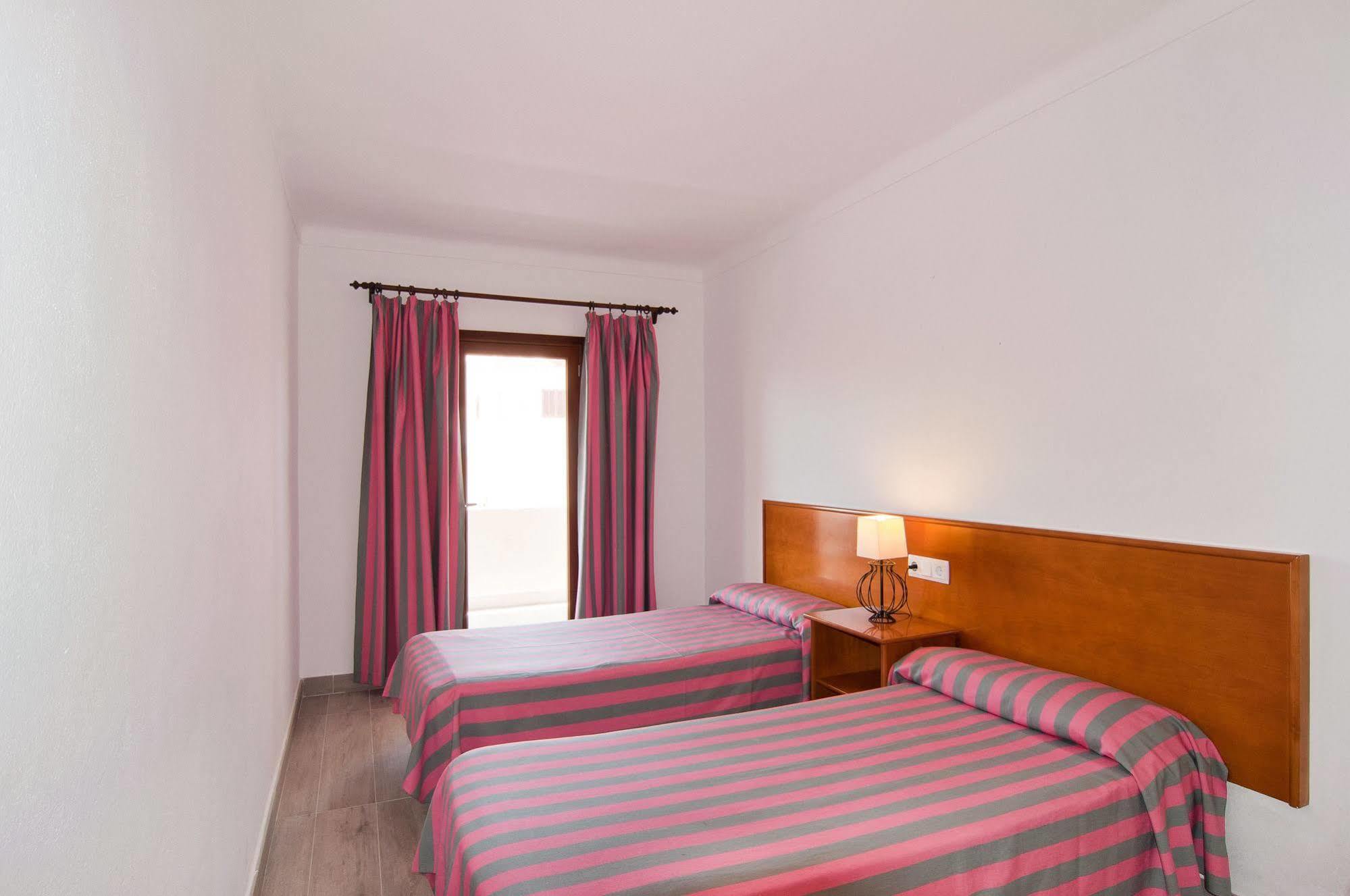 Apartamentos Estanques Colonia de Sant Jordi ภายนอก รูปภาพ